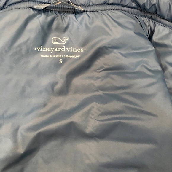 Vineyard Vines Puffer Vest- NWT - Picture 4 of 6